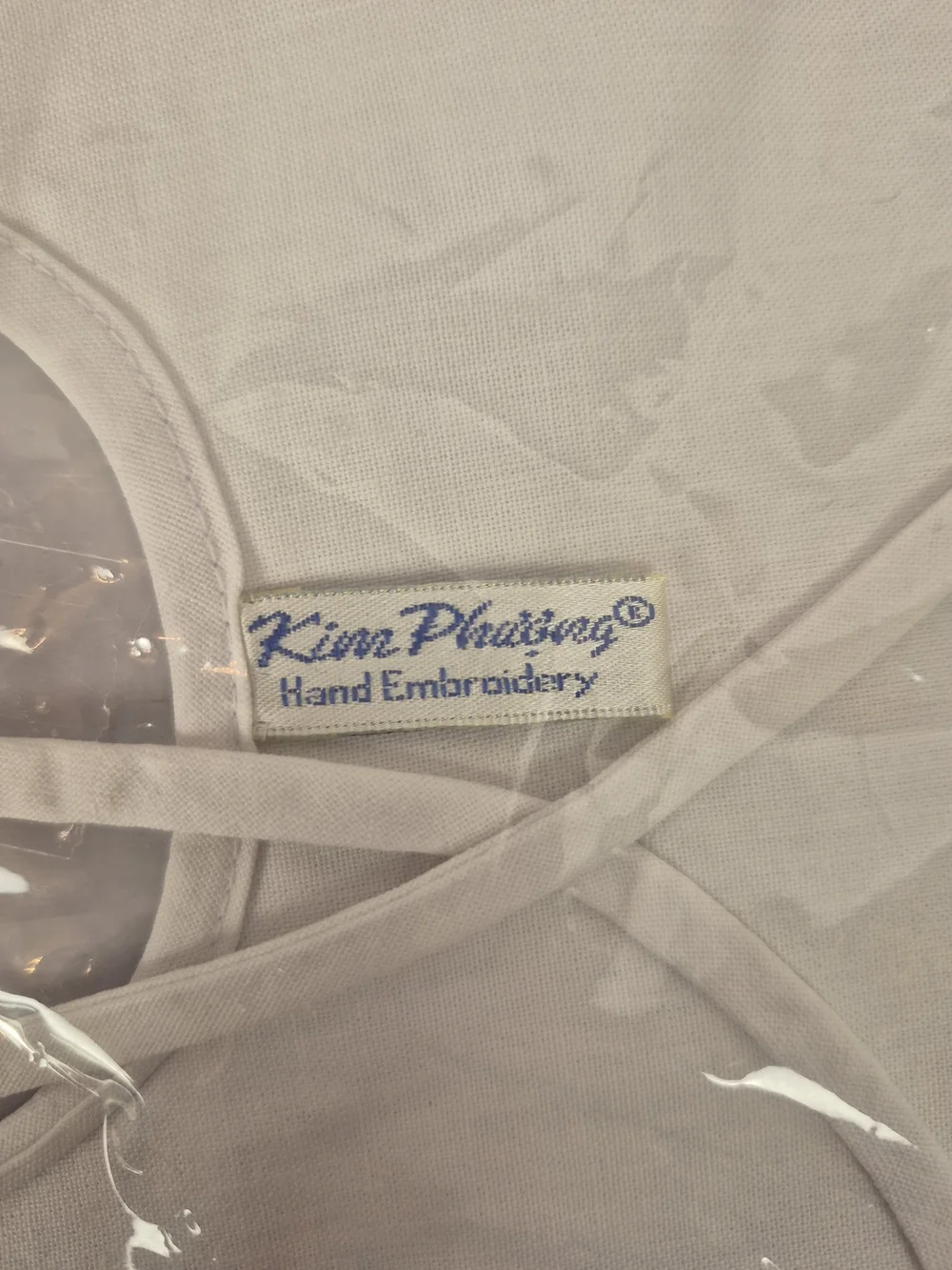 White Scalloped Baby Bib with Embroidered Kitten and Butterfly NEW
